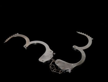 handcuffs-1078870_960_720